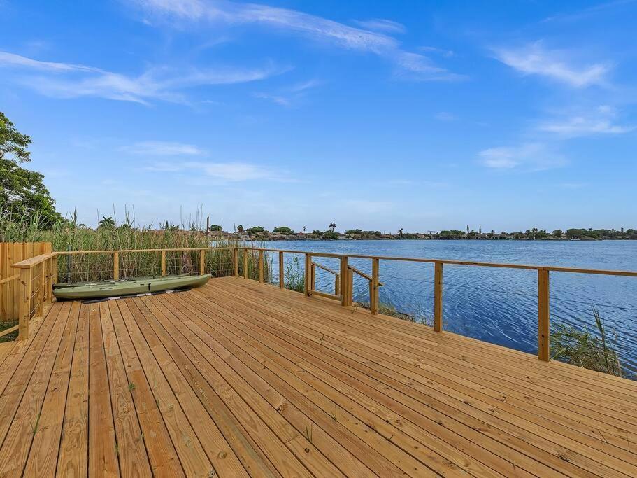 Supervilla - Lakefront - Sunsets, Kayaks, Grill Форт-Лодердейл Екстер'єр фото